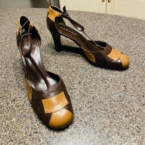 Vintage Parade Leather T-Strap Block Heel Pumps Size 8.5